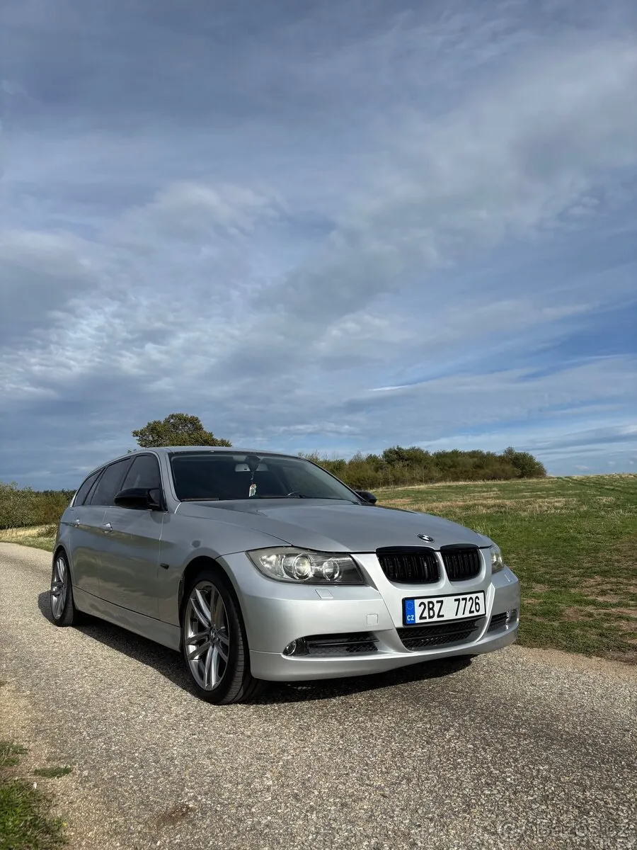BMW E91 2008 photo 3