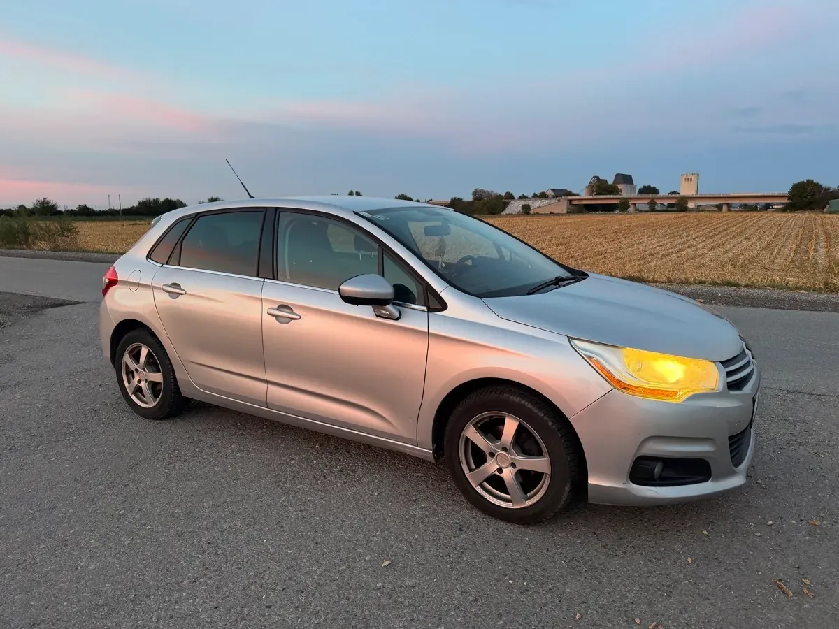 Citroen C4 2011 photo 3