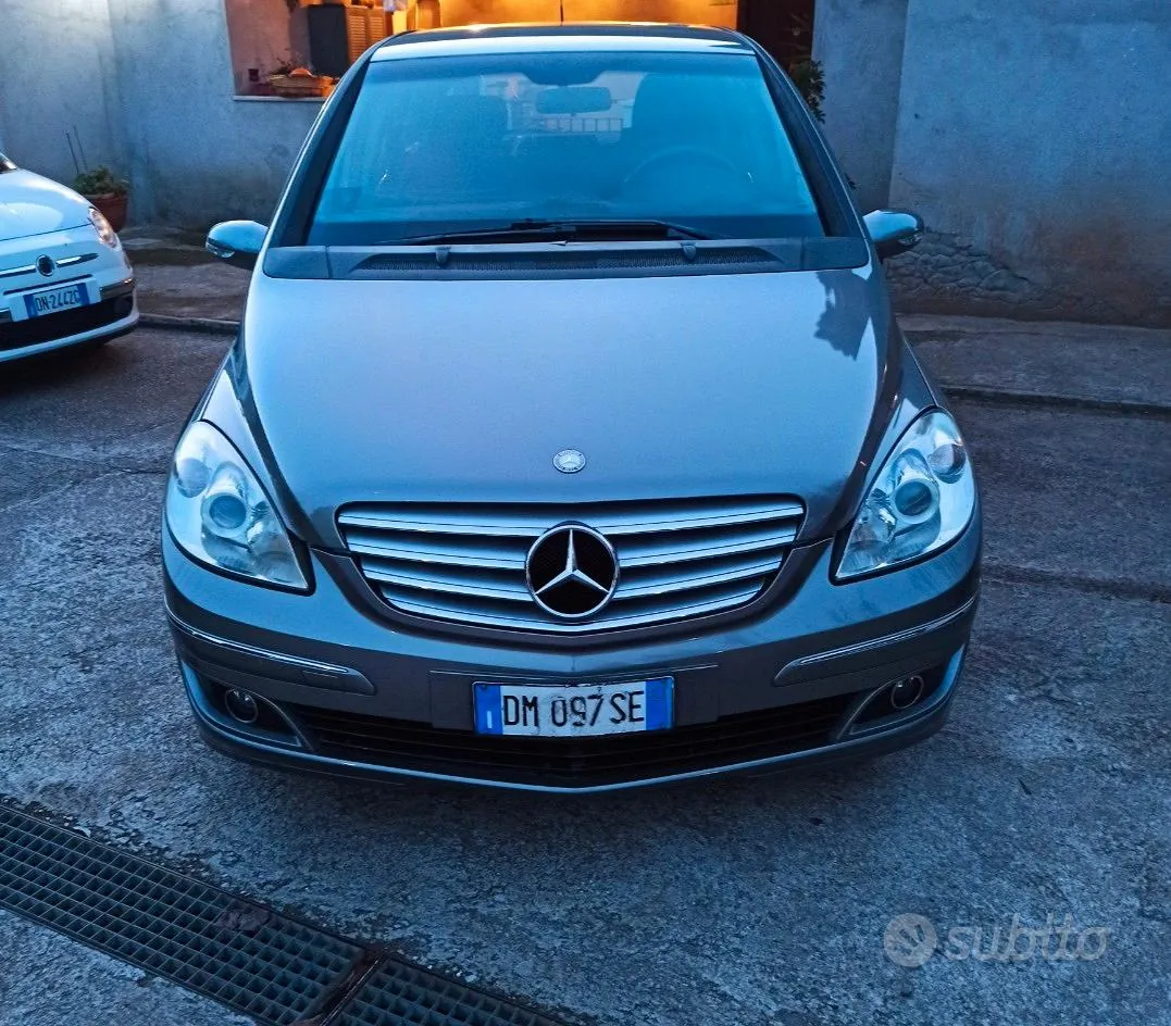 Mercedes-Benz B-Class 2008 photo 2