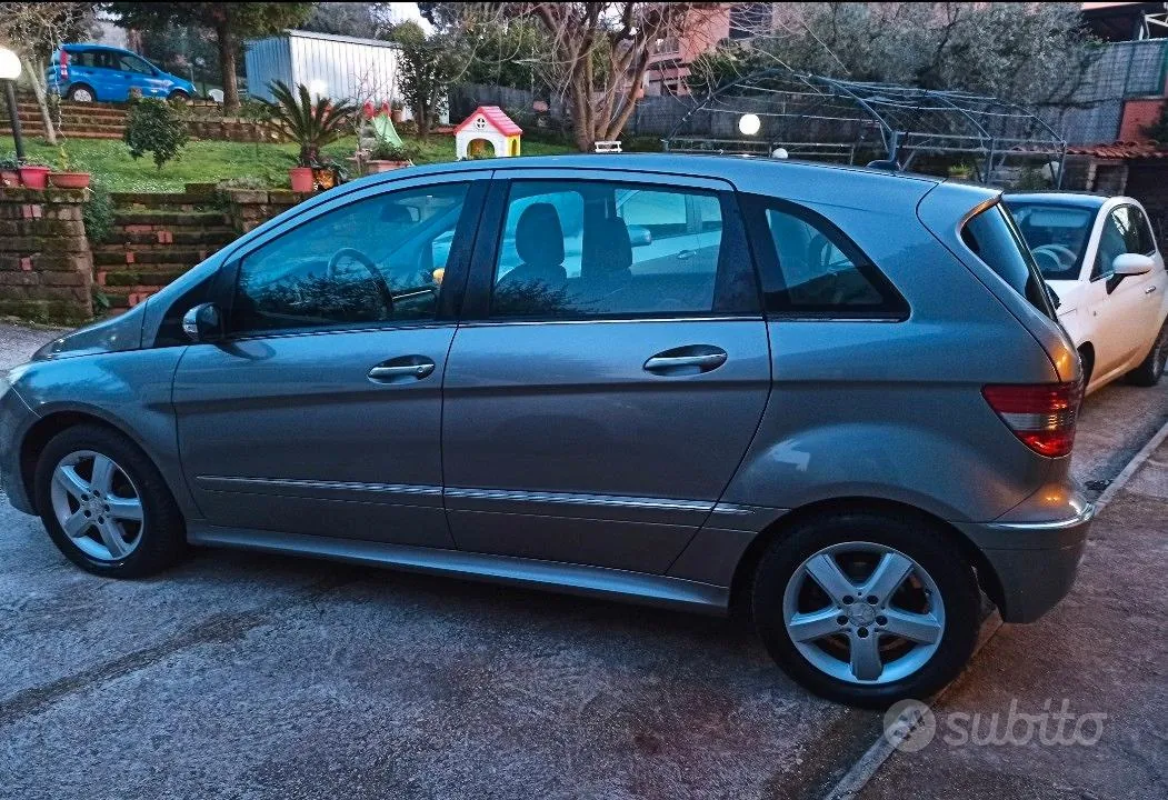 Mercedes-Benz B-Class 2008 photo 3
