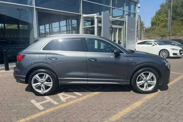 Audi Q3 2024 photo 4