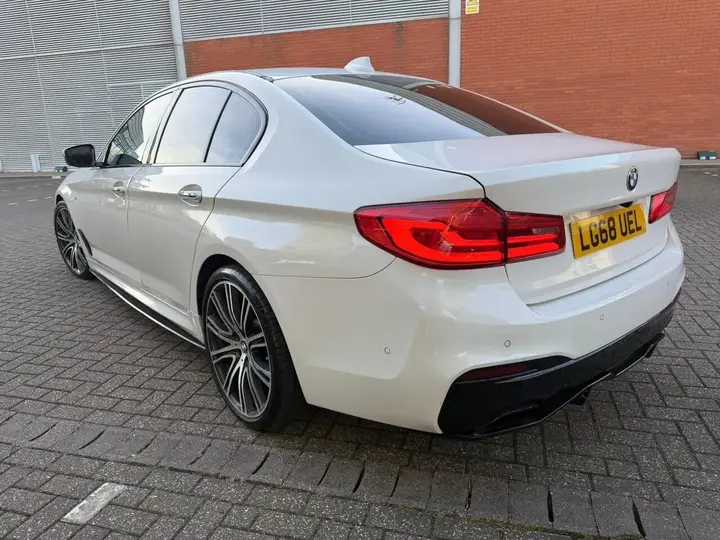 BMW 5 Series 2018 photo 3