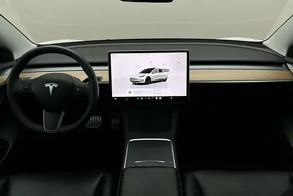 Tesla Model 3 2023 photo 3