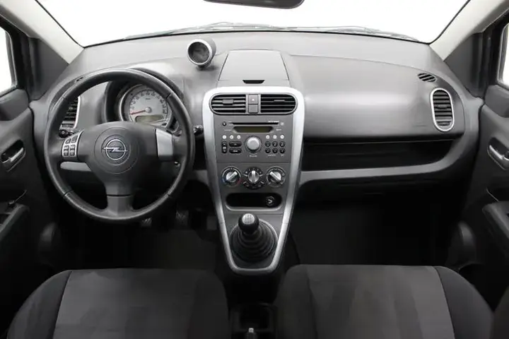 Opel Agila 2009 photo 2
