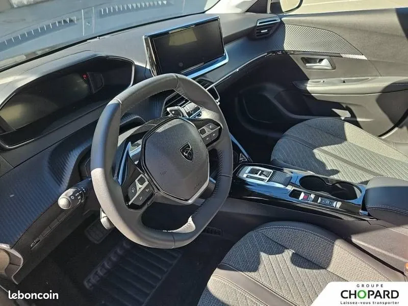 Peugeot 208 2025 photo 2