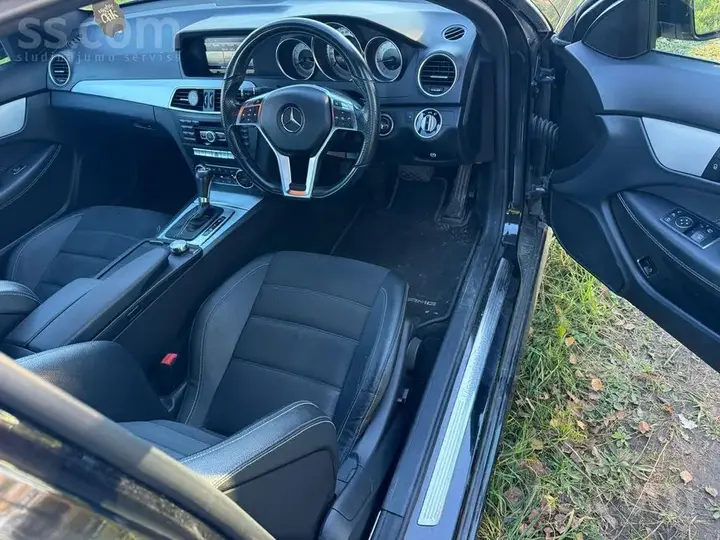 Mercedes-Benz C220 2015 photo 5