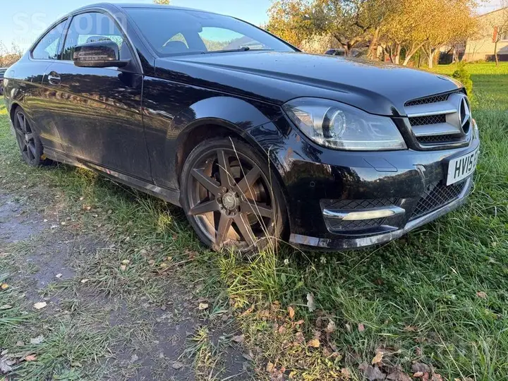 Mercedes-Benz C220 2015 photo 3