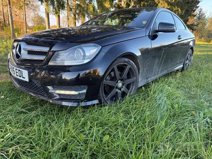 Mercedes-Benz C220 2015 photo 2
