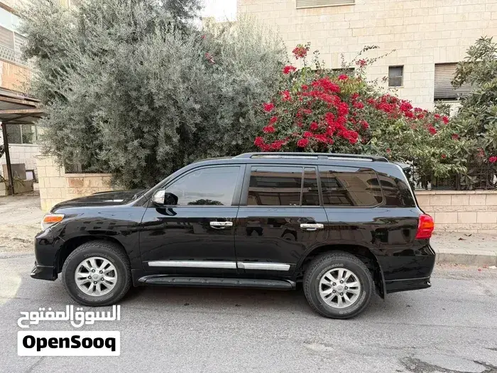 Toyota Land Cruiser Gxr 2014 photo 2