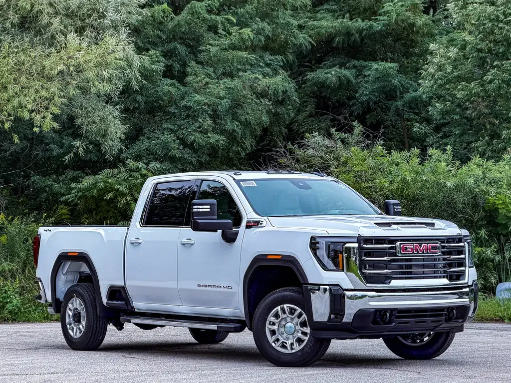 GMC Sierra 2500Hd 2026 photo 2