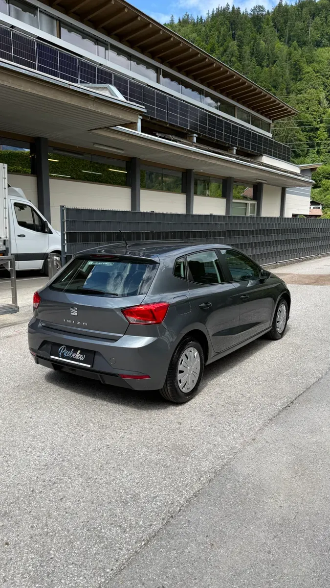 Seat Ibiza 2017 photo 2