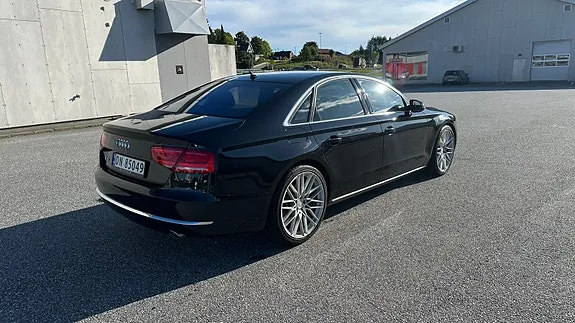 Audi A8 2011 photo 5