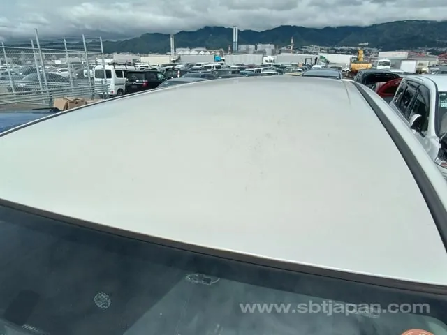 Toyota Voxy 2012 photo 5