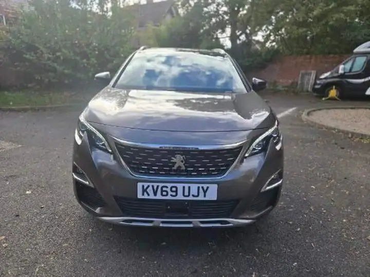 Peugeot 5008 2020 photo 2