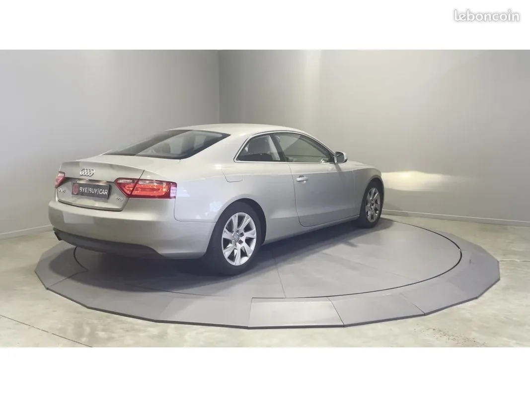 Audi A5 2011 photo 2