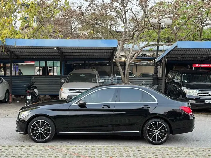 Mercedes-Benz C-Class 2020 photo 5