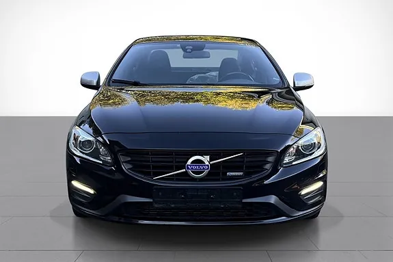 Volvo S60 2015 photo 2