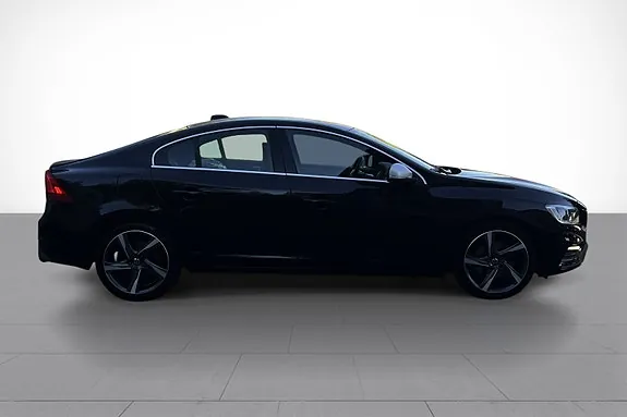 Volvo S60 2015 photo 4