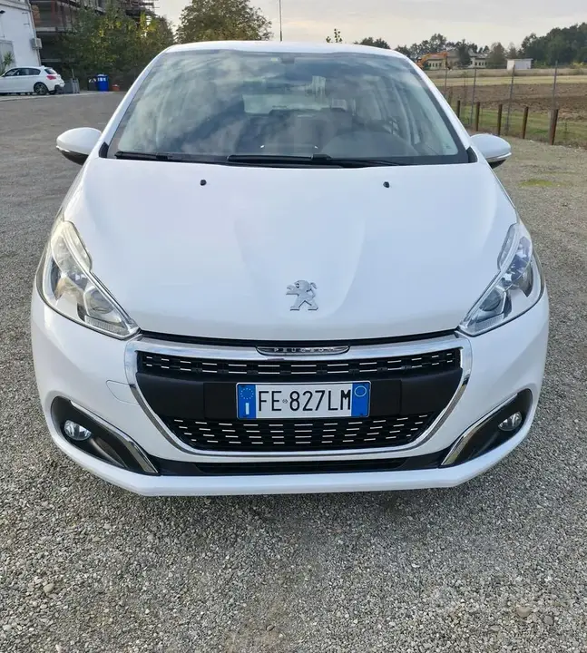 Peugeot 208 2016 photo 3