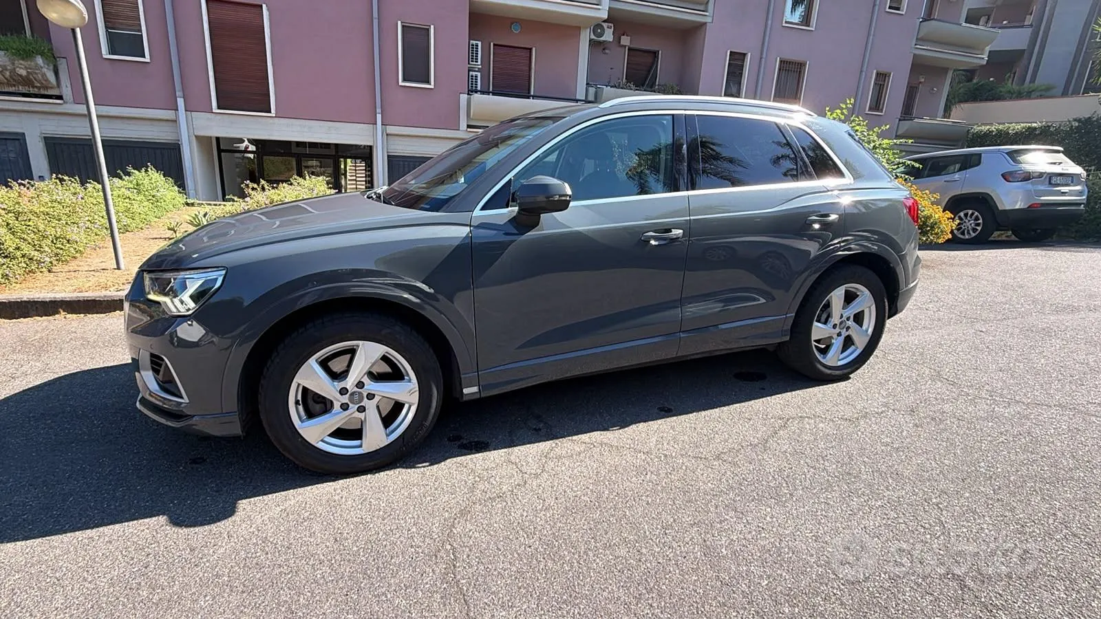 Audi Q3 2019 photo 2