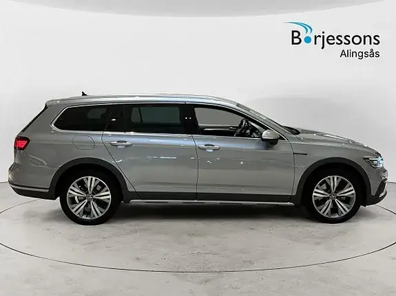 Volkswagen Passat Alltrack 2022 photo 2