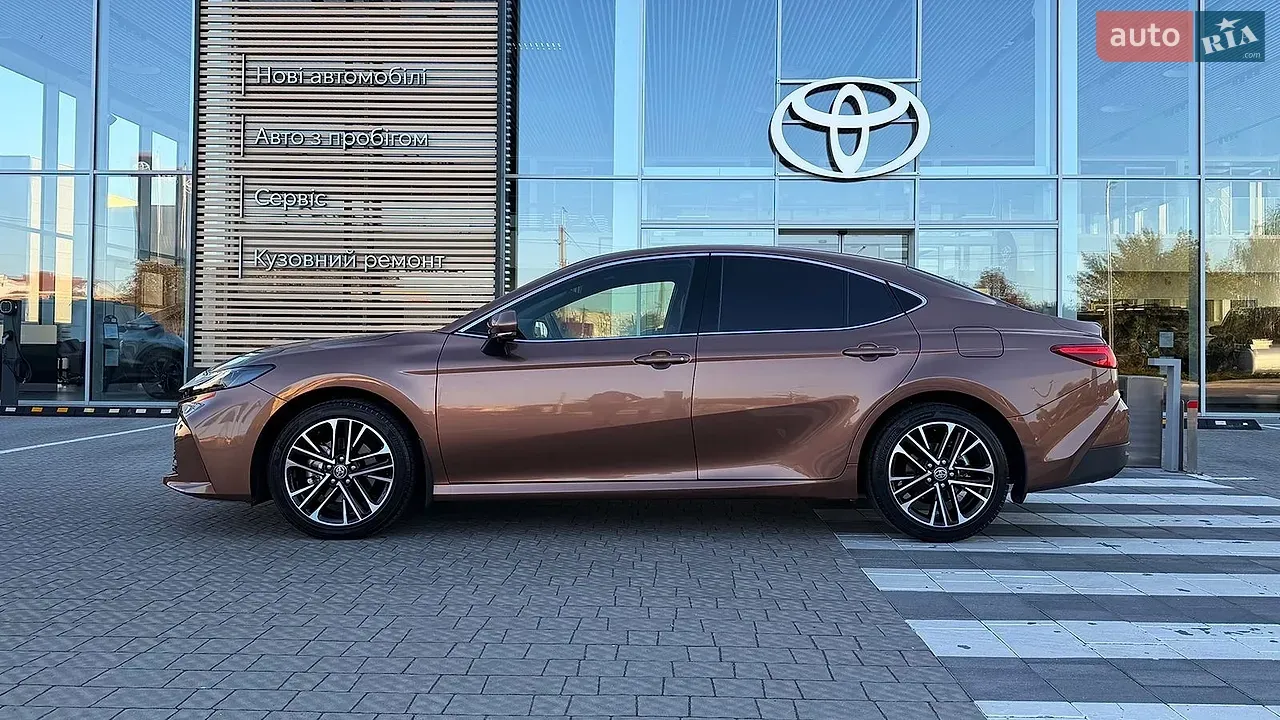 Toyota Camry 2024 photo 3