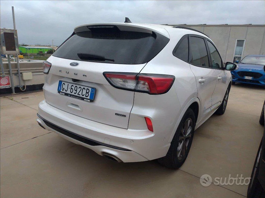Ford Kuga 2023 photo 4