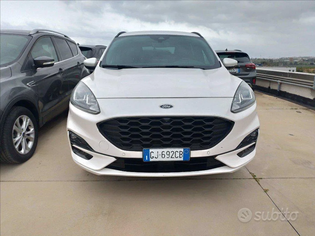 Ford Kuga 2023 photo 2