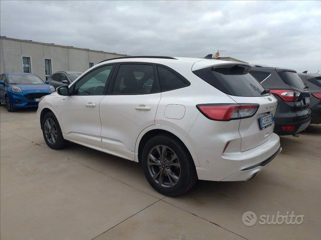 Ford Kuga 2023 photo 3
