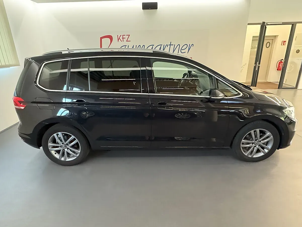 Volkswagen Touran 2021 photo 3