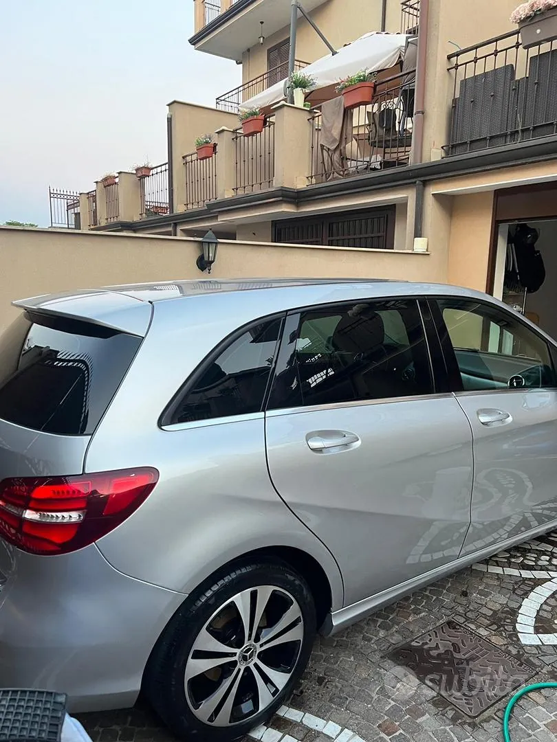 Mercedes-Benz B 180 2018 photo 4