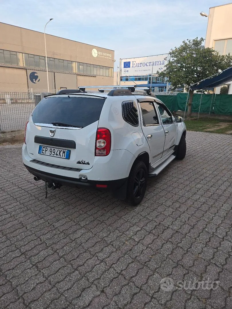 Dacia Duster 2012 photo 2