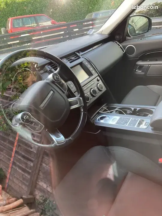 Land Rover Discovery Sport 2017 photo 2