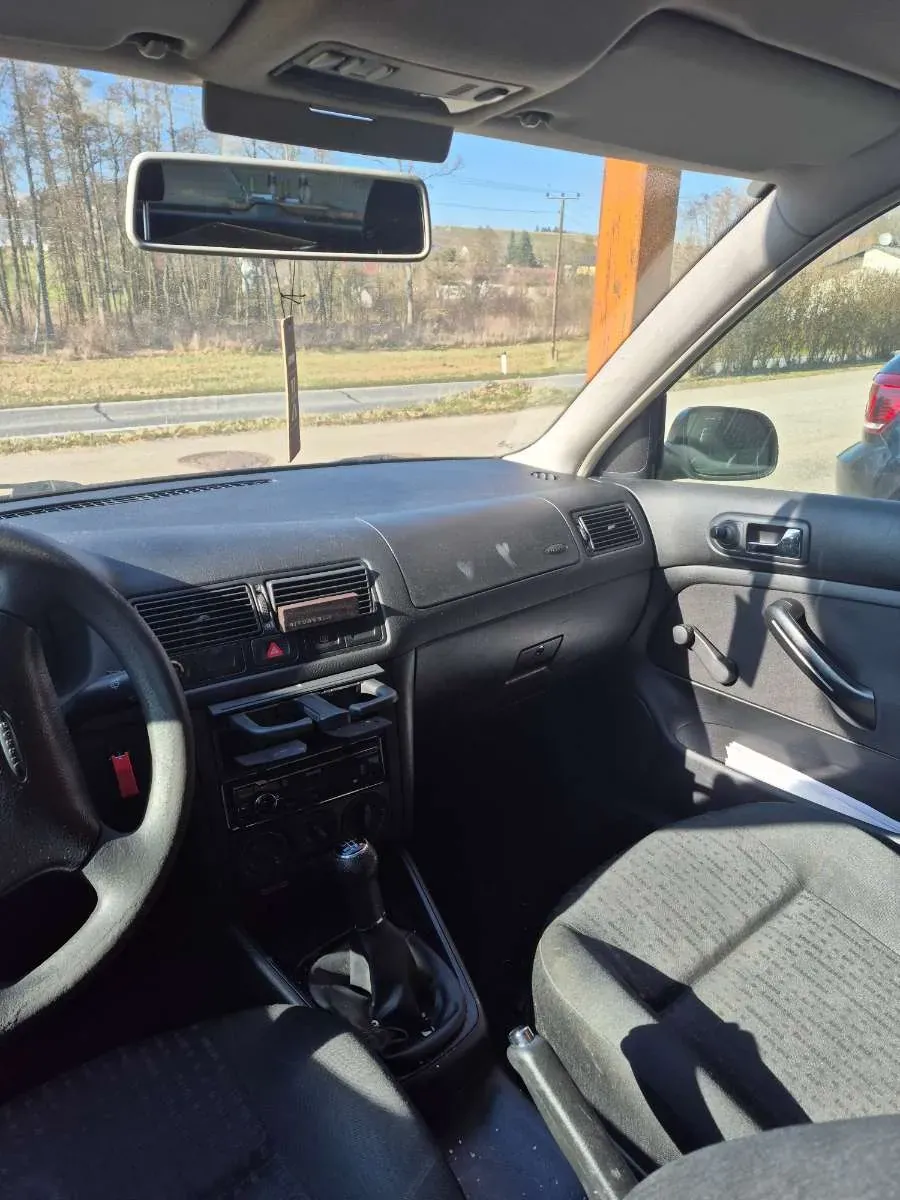 Volkswagen Golf 2001 photo 2