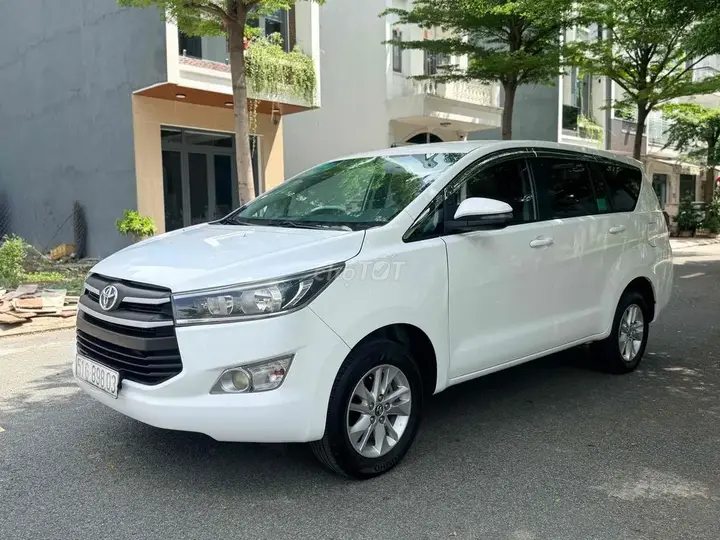 Toyota Innova 2018 photo 2