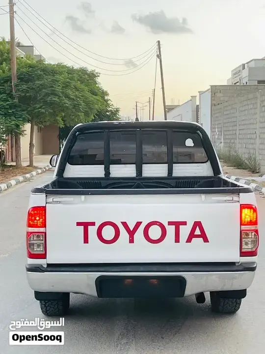 Toyota Hilux 2012 photo 4