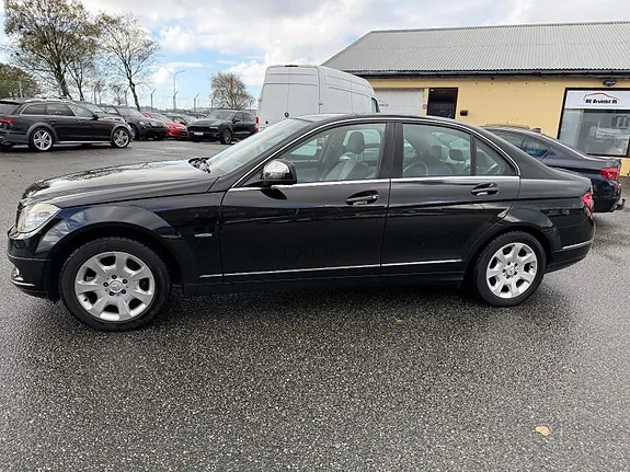 Mercedes-Benz E200C 2007 photo 3