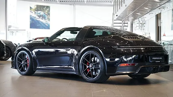 Porsche 911 2026 photo 2