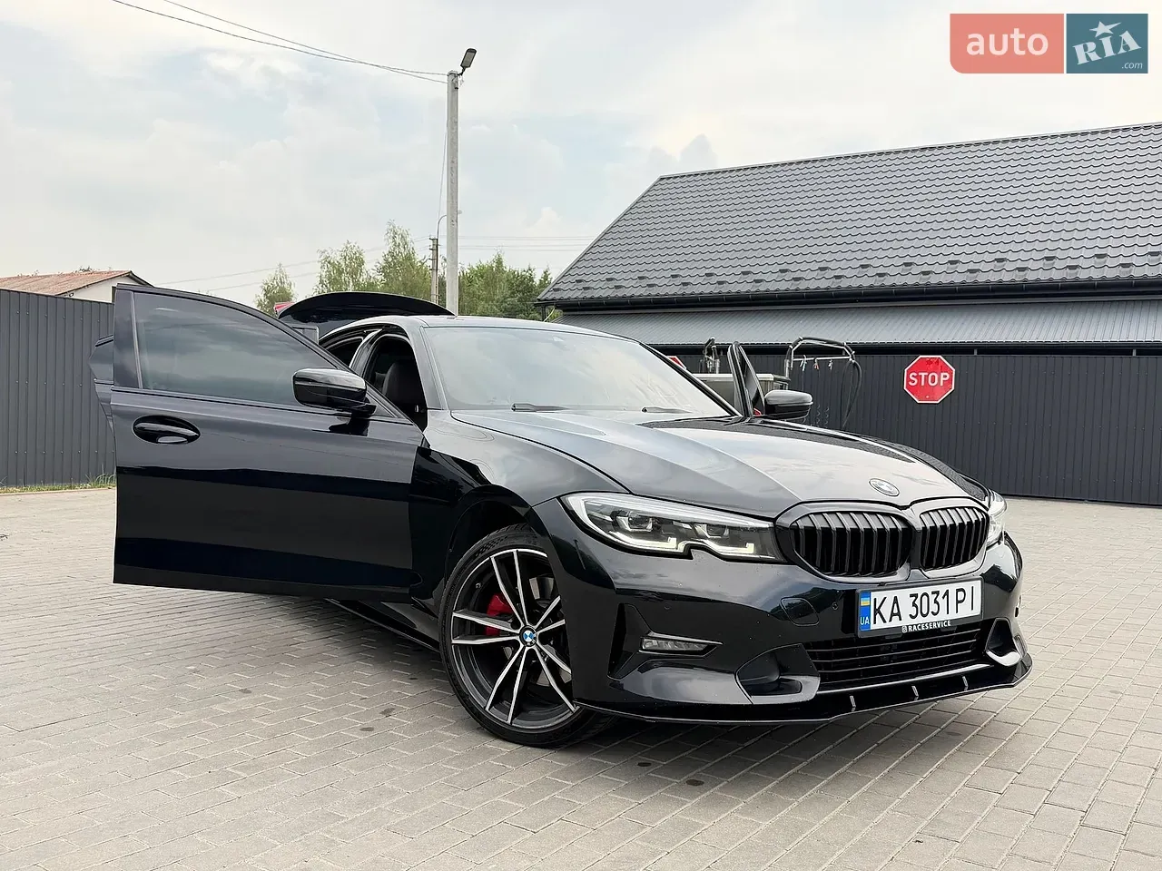 BMW 3 Series 2020 photo 3