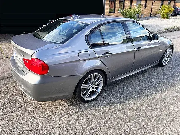 BMW 330I 2009 photo 3