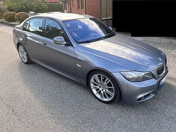 BMW 330I 2009 photo 2