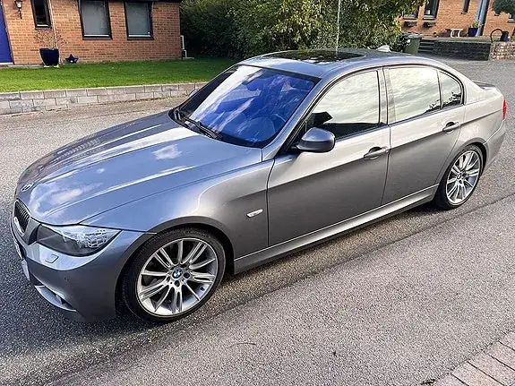 BMW 330I