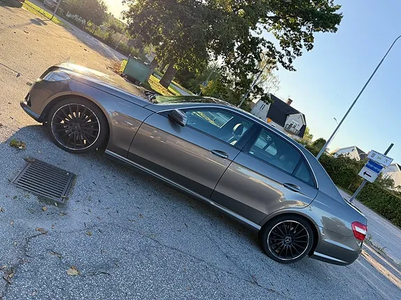 Mercedes-Benz E250 2010 photo 2