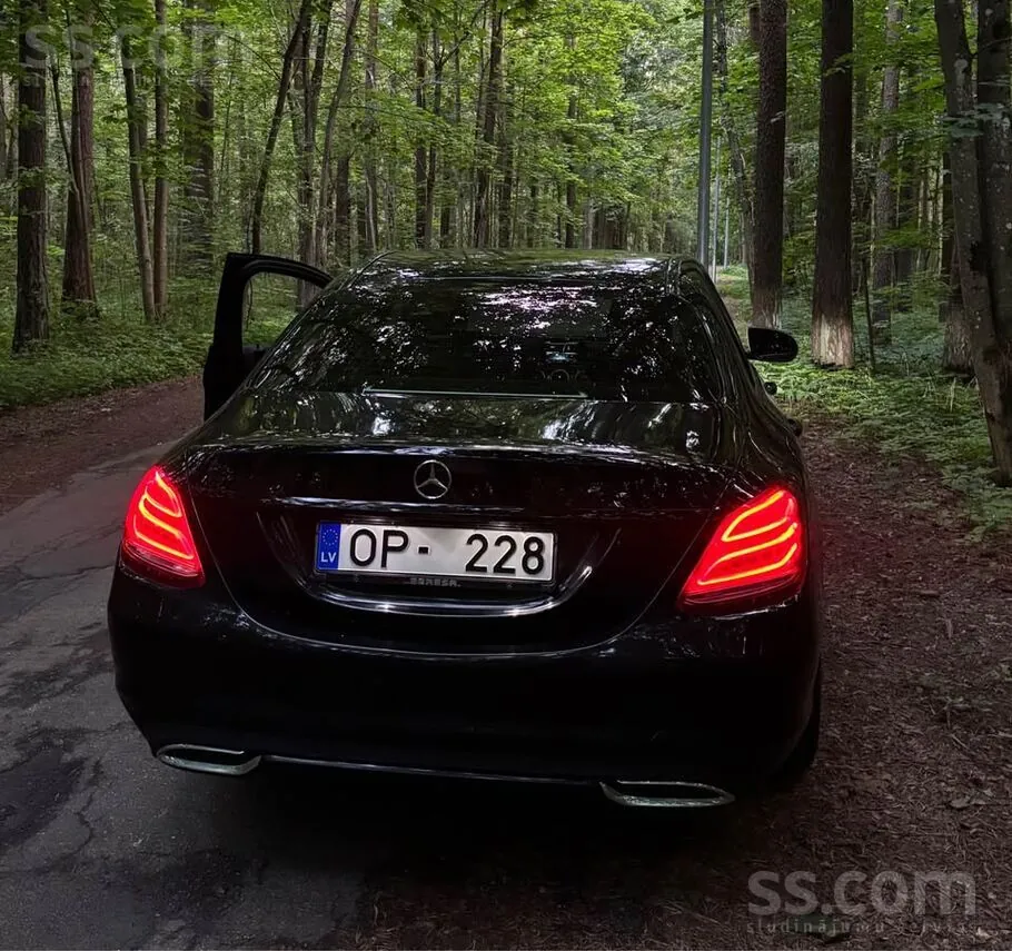 Mercedes-Benz C250 2014 photo 2