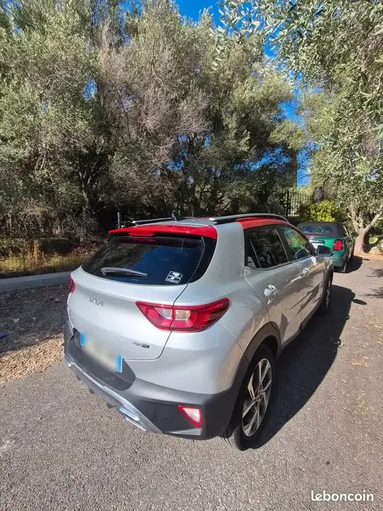 Kia Stonic 2022 photo 2