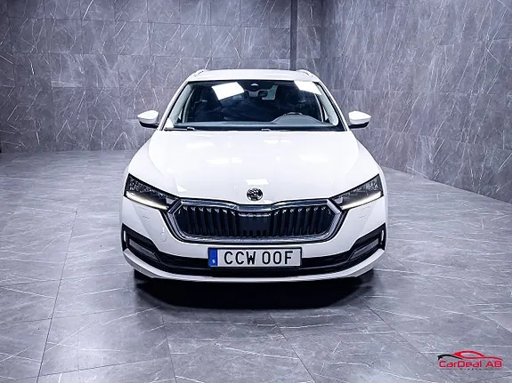 Skoda Octavia 2023 photo 2