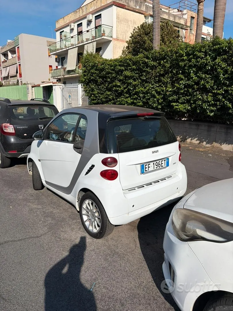 Smart Fortwo 2011 photo 2