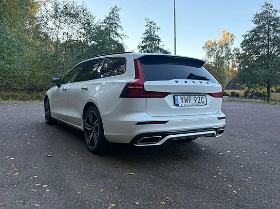 Volvo V60 2021 photo 3