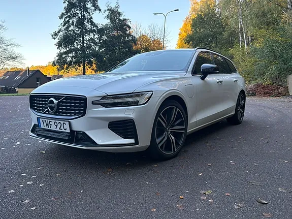 Volvo V60 2021 photo 2