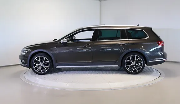 Volkswagen Passat Alltrack 2017 photo 2